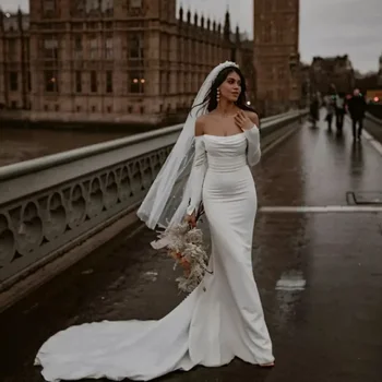 2024 Елегантна сватбена рокля на Русалка с дълги ръкави и отворени рамене, сексуална Бяла сватбена рокля без презрамки с дълъг влак